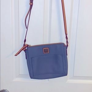 Cute Dooney & Bourke crossbody purse
